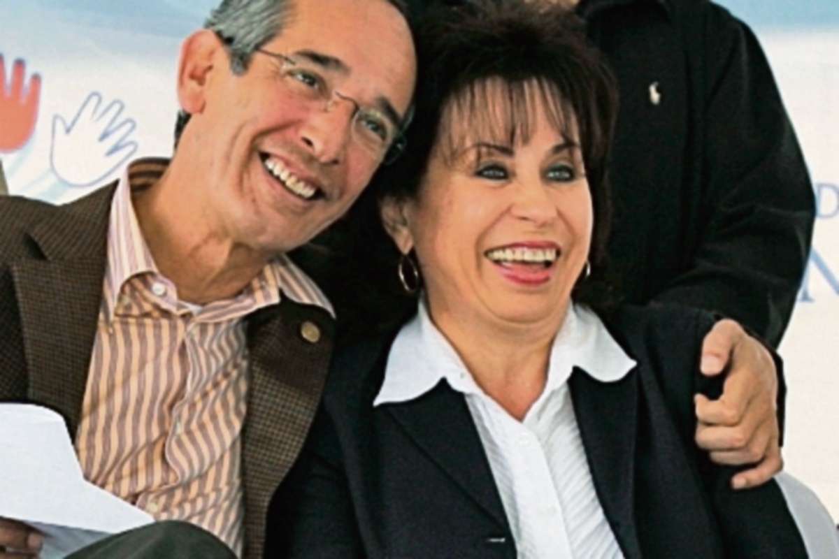 Alvaro Colom, presidente de la República, junto a Sandra Torres. (Foto: Hemeroteca PL)