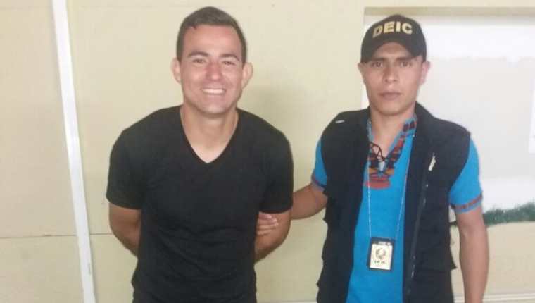 Marco Pappa fue capturado en carretera a El Salvador por violencia contra la mujer. (Foto Prensa Libre: PNC)