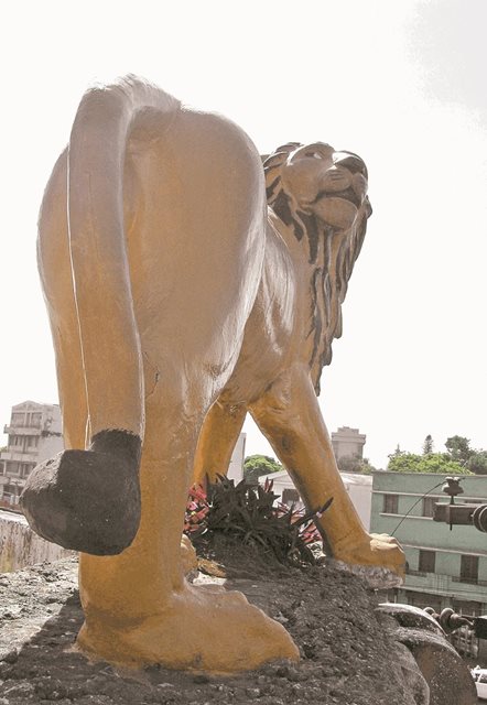 El león de la 21 calle y avenida Bolívar ve hacia el Occidente, donde se encuentra el departamento de San Marcos. (Foto: Hemeroteca PL)