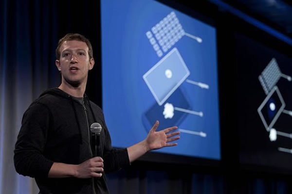 Facebook se vio afectada en 2017 por la difusión de noticias falsas (Foto Prensa Libre: EFE).