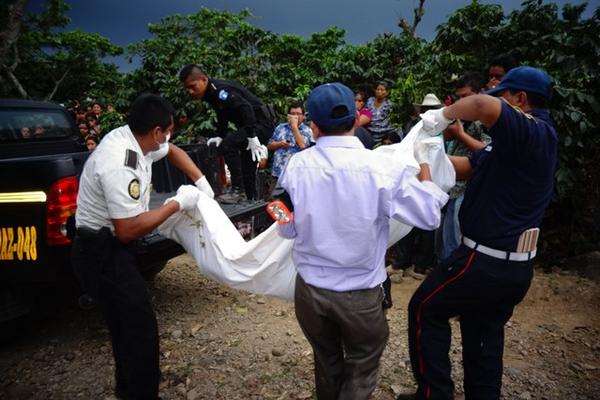 Según las autoridades, Victoria López fue asesinada hace siete días. (Foto Prensa Libre: Omar Méndez).<br _mce_bogus="1"/>
