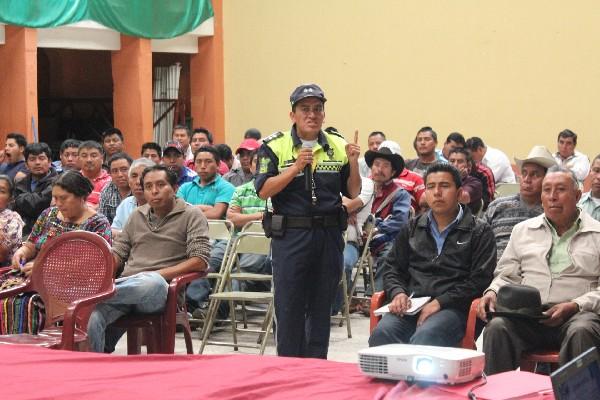 PMT Imparte charla a conductores,  en Sololá.