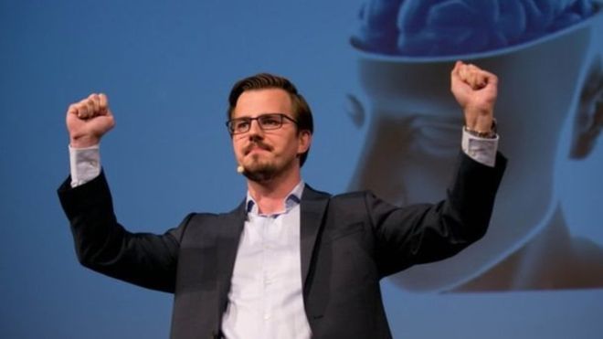 El campeón de torneos de memorización, Boris Nikolai Konrad permitió que le escanearan su cerebro para la investigación. (Foto, Konrad Driessen)