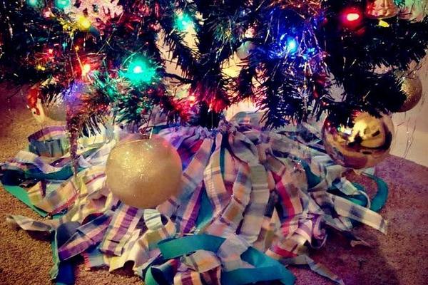 Existen opciones llamativas para decorar el árbol navideño. (Foto Prensa Libre: DECORACIONNAVIDAD.NET)