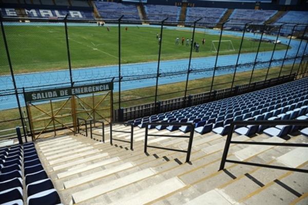 Los trabajos en el coloso de la zona 5 están estancados. (Foto Prensa Libre: Romeo Rios)