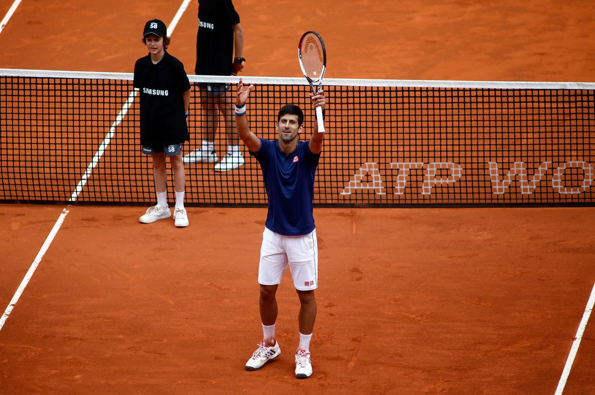 Djokovic dio otro paso en busca del título en Madrid. (Foto Prensa Libre: AFP)