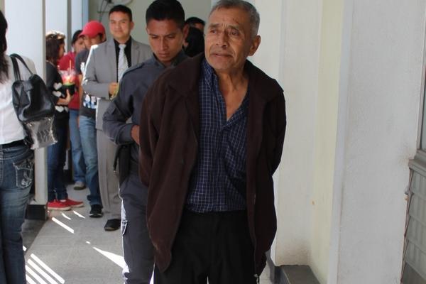 Pedro Ixcoy es acusado de violación con agravación de la pena en forma continuada, en Santa Cruz del Quiché, Quiché. (Foto Prensa Libre: Óscar Figueroa)