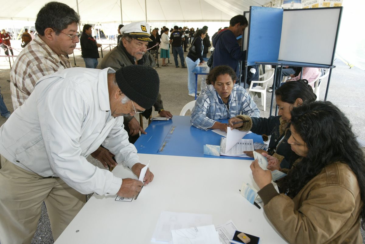 Más de 8.1 millones de personas podrán votar el 16 de junio. (Foto Prensa Libre: Hemeroteca PL)