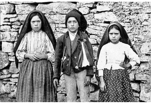 Los tres videntes de FÃ¡tima: LucÃ­a, Francisco y Jacinta fueron captados luego de las apariciones de FÃ¡tima en 1917. (Foto: Hemeroteca PL)