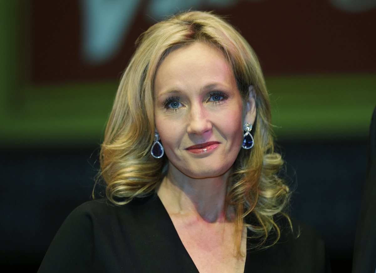 La autora de Harry Potter llora a víctima de masacre. (Foto Prensa Libre: AP)