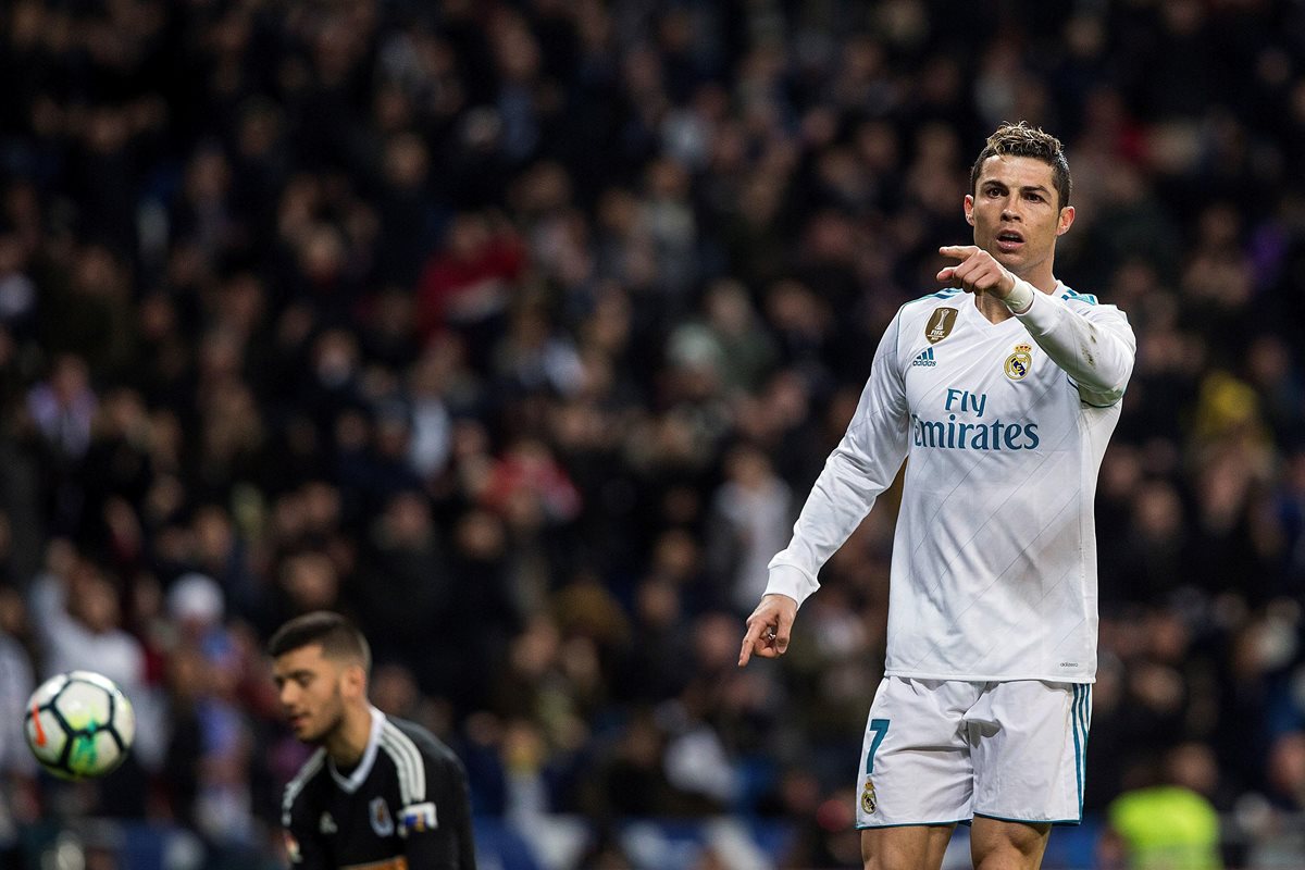 Cristiano Ronaldo llegará con una motivación extra al encuentro contra el PSG, luego de marcar el triplete perfecto el pasado sábado. (Foto Prensa Libre: EFE)