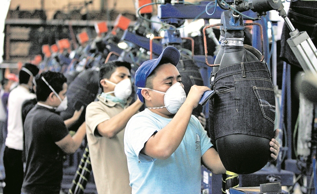 Los empresarios de textiles solicitaron más controles a las mercancías por parte de la SAT. (Foto Prensa Libre: HUGO NAVARRO)
