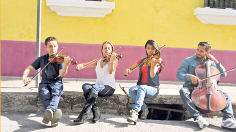 Agrupación sinfónica   prepara la producción de tres discos con repertorio nacional. (Foto Prensa Libre: Ángel Elías)