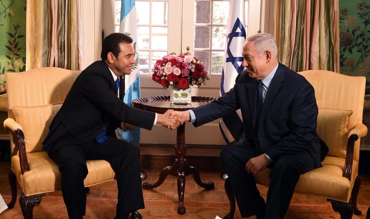 El presidente Jimmy Morales se reunió con el primer ministro israelí, Benjamín Netanhayu, el pasado 4 de marzo. (Foto Prensa Libre: Presidencia)
