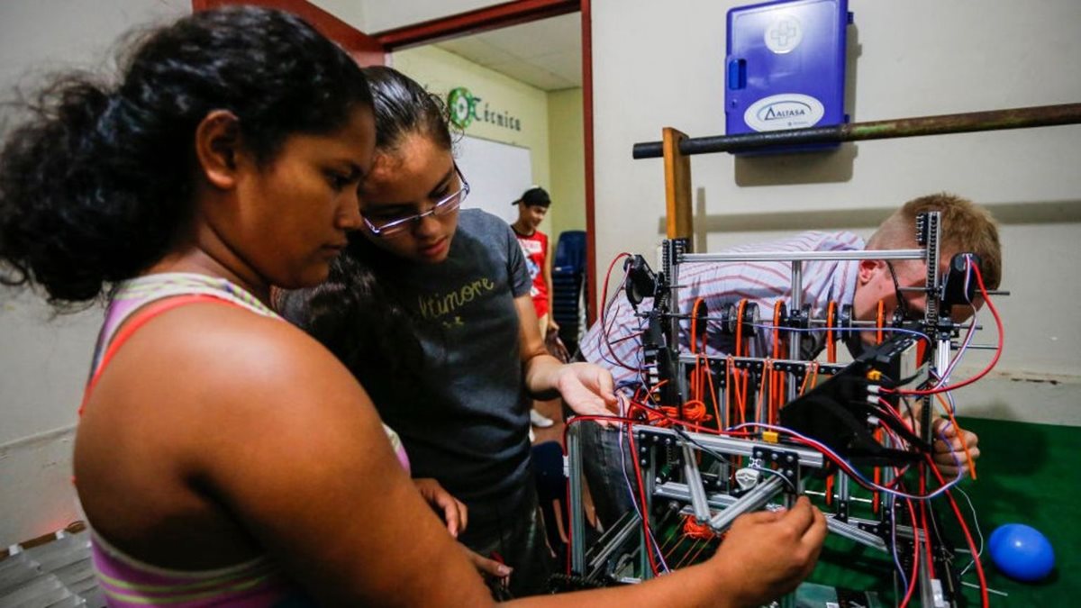 El equipo de Nicaragua llamó a su proyecto "Dimon": diseño mecánico original nicaragüense. NTI OCON/AFP/GETTY IMAGES