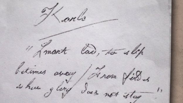 Por los poemas que le dejaban a Karl, algunos residentes pensaban que el visitante era alguien que había leído mucha literatura inglesa. ANNE KEAR