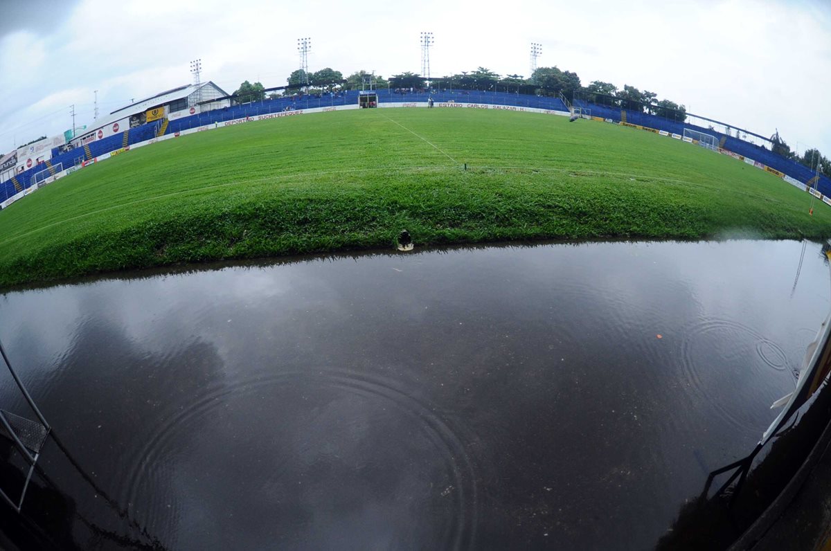 Panorámica del Carlos Salazar debido a la lluvia.