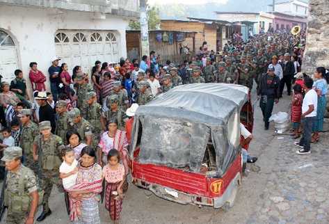 ingreso de  soldados en    San Juan Cotzal,  quienes  fueron bien recibidos por los pobladores.