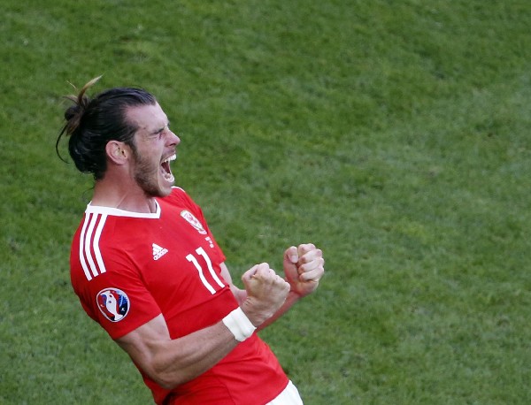 Gareth Bale asegura que los jugadores de Gales disfrutan más el futbol que los ingleses. (Foto Prensa Libre: EFE)