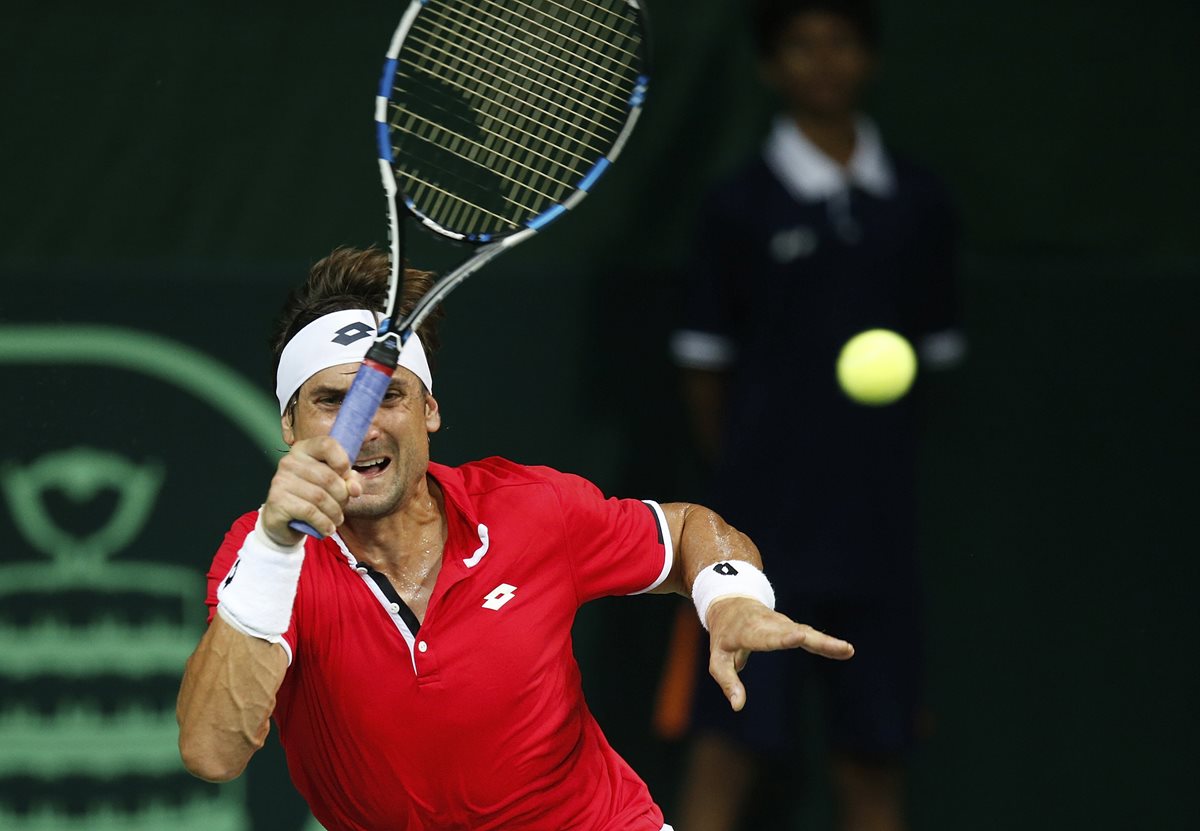 David Ferrer en acción, durante la Copa Davis. (Foto Prensa Libre: AP)