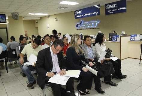 La SAT aún no alcanza las metas mensuales de recaudación programadas. (Foto Prensa Libre: Hemeroteca PL)