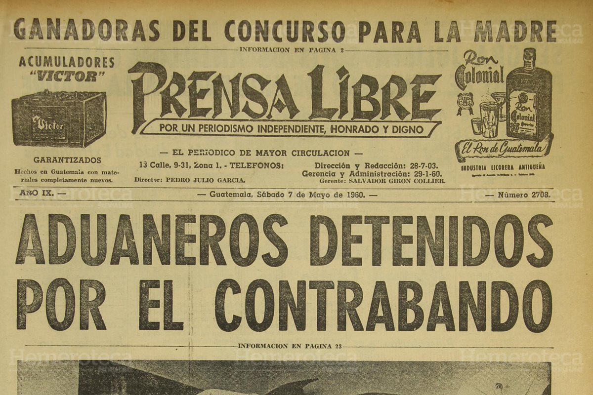 Portada de Prensa libre el 07/05/1960 en donde se informaba sobre los aduaneros detenidos por contrabando. (Foto: Hemeroteca PL)