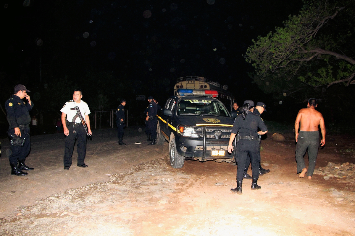 En el  enfrentamiento armado resultó herido Duglas Alberto García López, quien falleció horas después. (Foto Prensa Libre: Rolando Miranda)