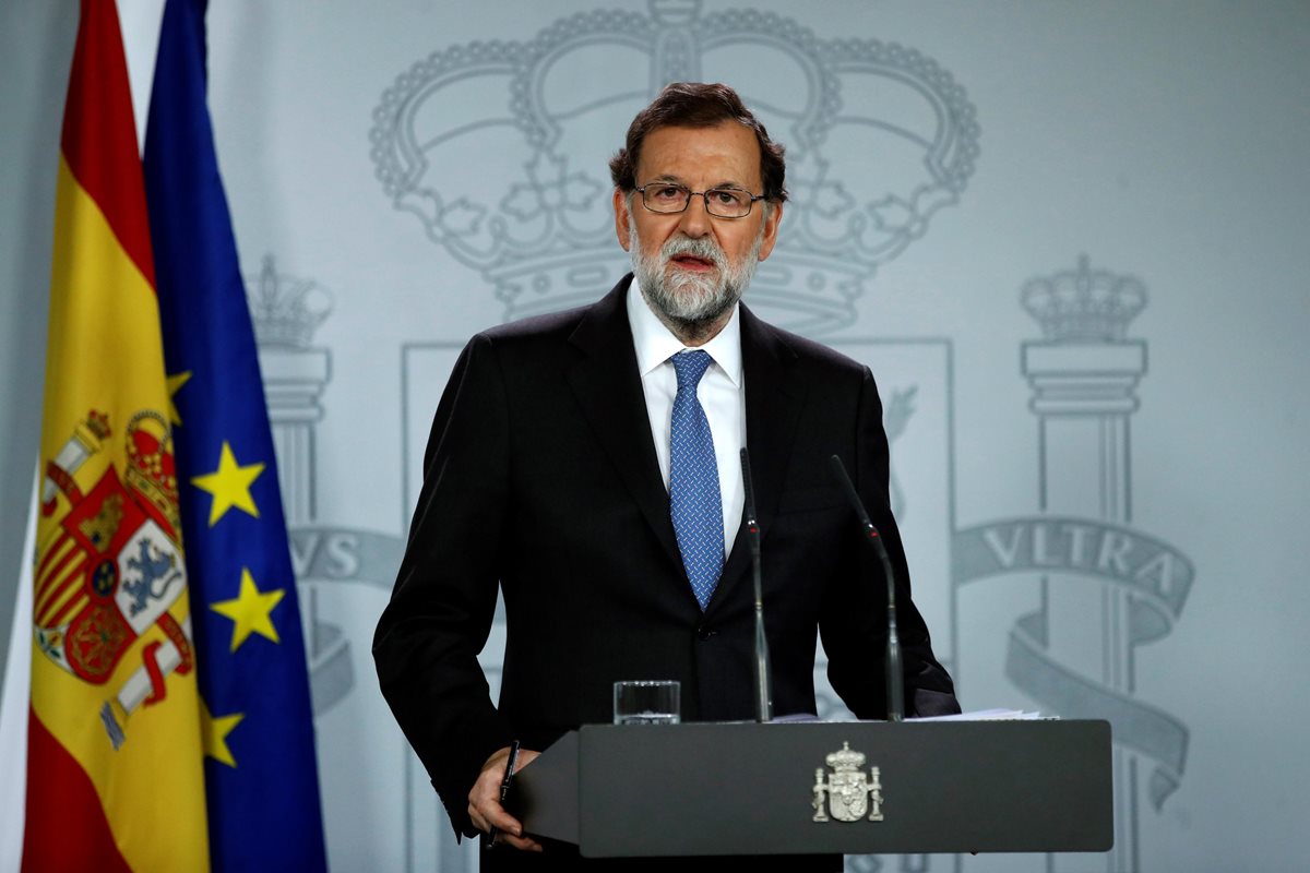 Mariano Rajoy anunció las primeras medidas contra la "escalada de desobediencia" en Cataluña. (Foto Prensa Libre:EFE).