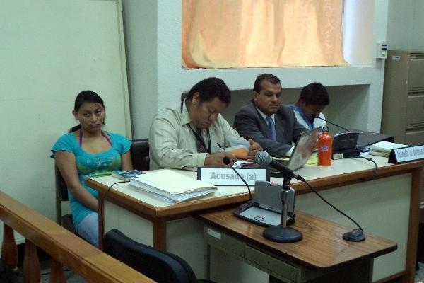 Madre de niño que murió por golpiza, en Tribunal de Sentencia.