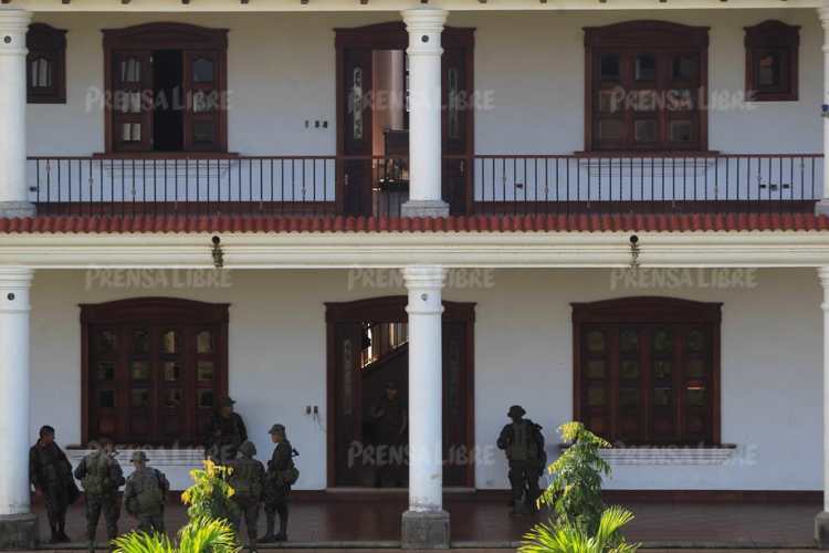 Fachada de una mansión ubicada en la finca El Triunfo, Morales, Izabal. (Foto Prensa Libre: Hemeroteca PL).