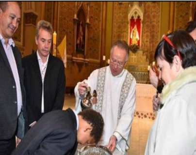 Papa Francisco felicita a pareja gay en Brasil por bautismo de hijos