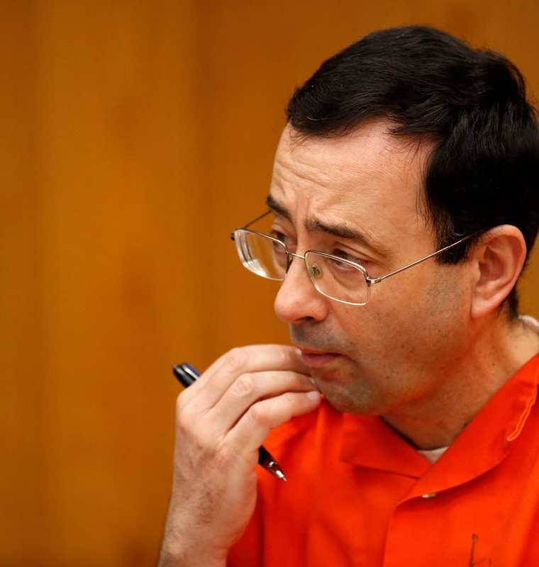 El juicio contra Larry Nassar continúa por acusaciones de violación. (Foto Prensa Libre: AFP)