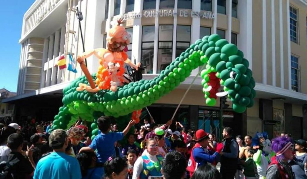 Recientemente se llevó a cabo un festival de globos en la capital, en el cual participaron artistas nacionales y franceses. (Foto Prensa Libre: María José Longo)