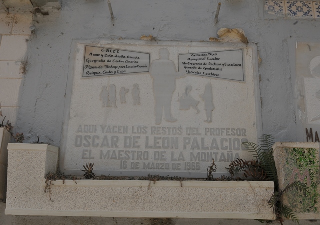 Lugar donde descansa Oscar de León Palacios, fundador de la editorial con su nombre en 1955