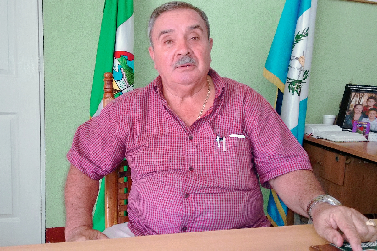 Abel Sandoval Martínez considera que ha sido buen alcalde, aunque su gestión no haya promovido ejes de desarrollo sostenible para la mayoría de sus pobladores.