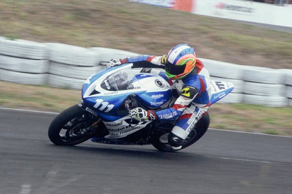 Marcos Reichert ganó en la categoría Súperbike y fue segundo en la súpersport. (Foto Prensa Libre: Arturo Ochoa)