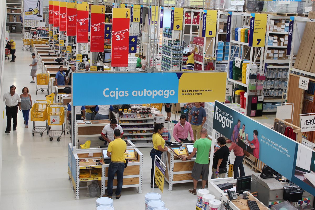 Cajas de autopago se instalarán en las dos tiendas de Guatemala (Foto Prensa Libre: Sandra Vi)