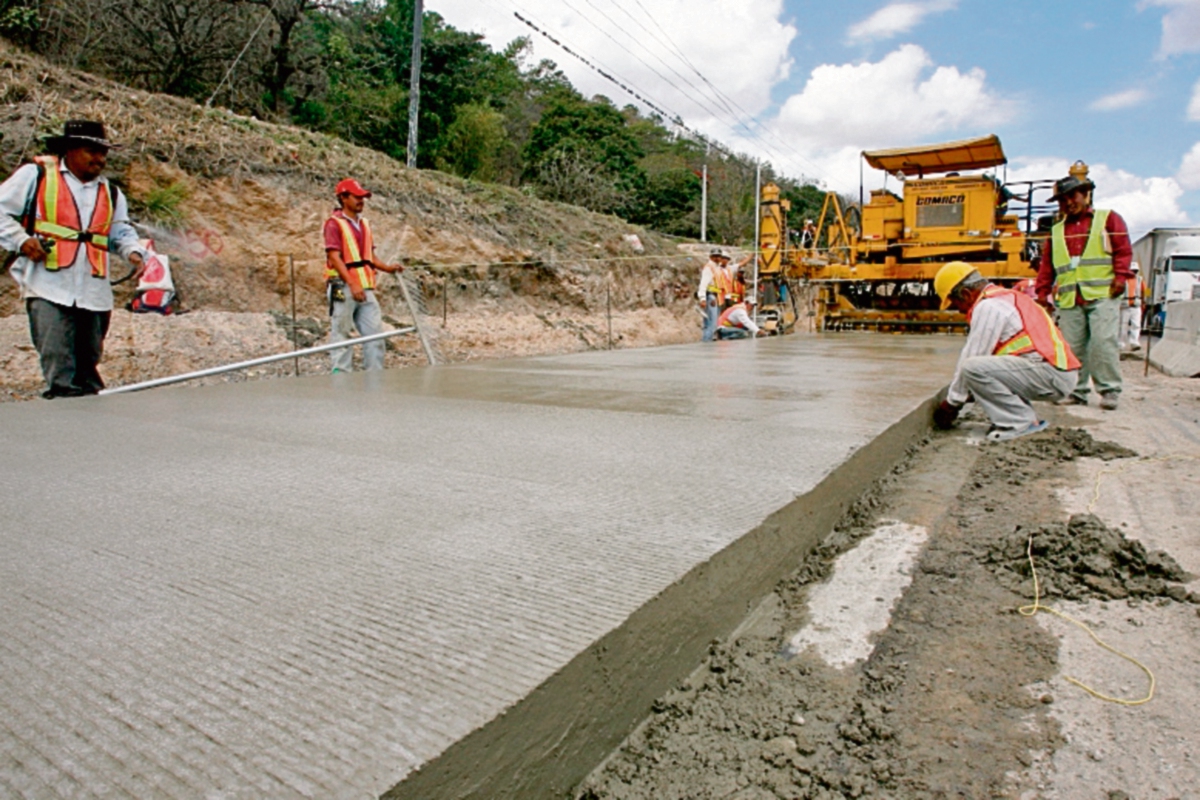 Según constructores, es vital para el desarrollo del país la inversión en infraestructura. (Foto Prensa Libre: Hemeroteca PL)