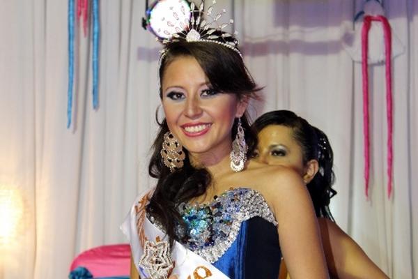 <strong></strong>Leslie Abigail García Natareno fue electa nueva reina de belleza de Sacapulas.