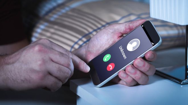 Recibir una llamada automática en mitad de la noche es la pesadilla continua de muchas personas. (GETTY IMAGES)