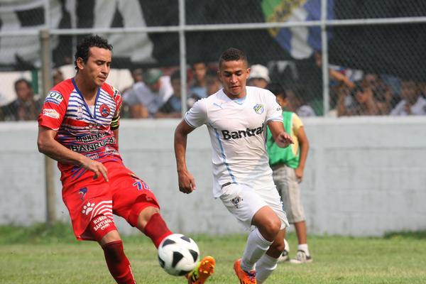 Comunicaciones venció a Iztapa 3-1. (Foto Prensa Libre: Norvin Mendoza)