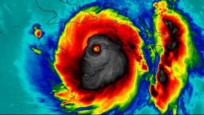 Algunos ven en esta imagen del huracán Matthew una calavera. NASA