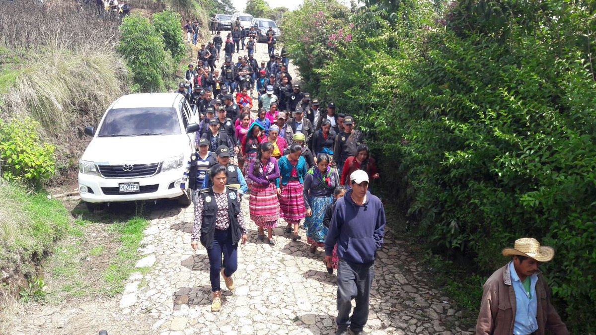 Al menos 70 familias retornaron a su hogar en aldeas Nuevo Amanecer y Las Brisas, Tajumulco, San Marcos, informaron autoridades. (Foto, Prensa Libre: PNC)