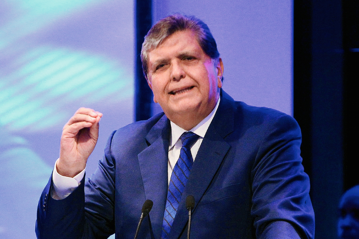 El expresidente peruano Alan García habla durante la Conferencia Anual de Ejecutivos de Empresas.  (Foto Prensa Libre:EFE)