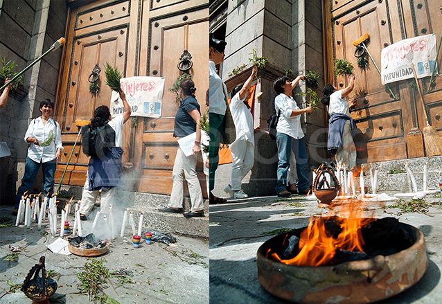 Candelas, veladoras, rosas y el fuego sagrado fueron utilizados por un grupo feminista para "limpiar" de corrupción e impunidad el Congreso. (Foto: Hemeroteca PL)