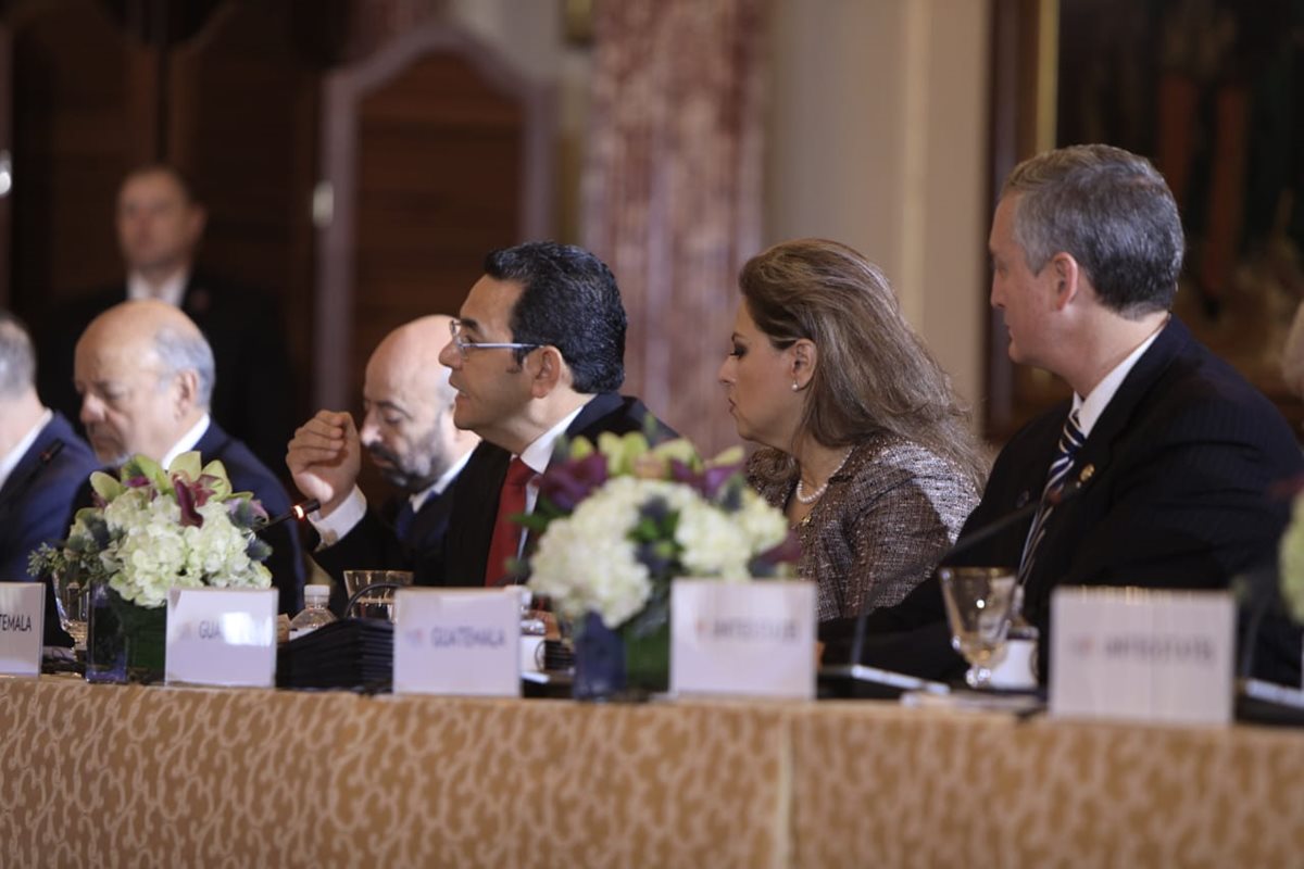 El presidente Jimmy Morales durante su intervención en la reunión con funcionarios de EE. UU., México y Centroamérica. (Foto Prensa Libre: SCSP)