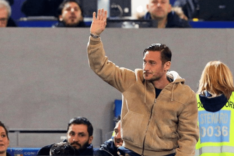 Francesco Totti verá el derbi de Roma desde el palco del estadio Olímpico. (Foto Prensa Libre: EFE)