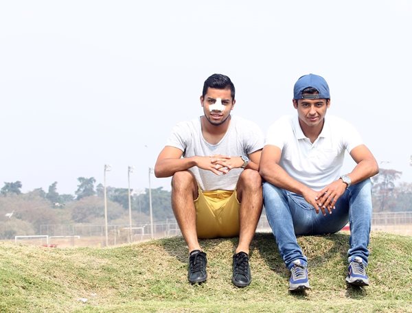 Kener Lemus y Luis Pérez posaron para el lente de Tododeportes en donde se conocieron entrenando, el parque Érick Barrondo. (Foto Prensa Libre: Edwin Fajardo).