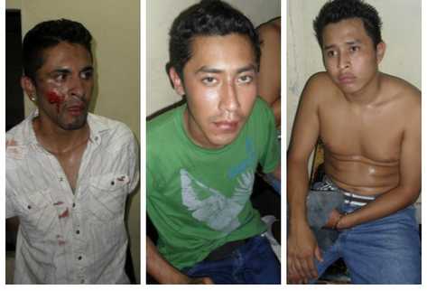 Presuntos asaltantes detenidos en zona 8. (Foto Prensa Libre: PNC)