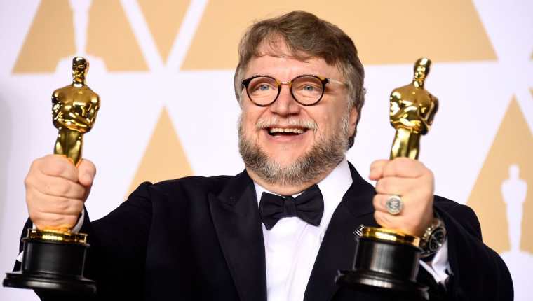 Guillermo del Toro obtuvo dos Óscar, mejor director y mejor película, por su trabajo en el filme "La forma del agua". (Foto Prensa Libre: AFP).